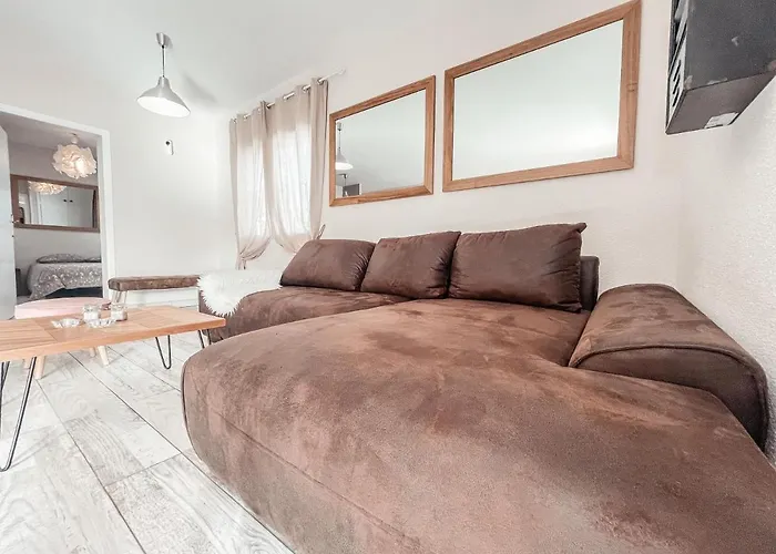 Beautiful Stella Callao Salvaje, Close To The Cs013